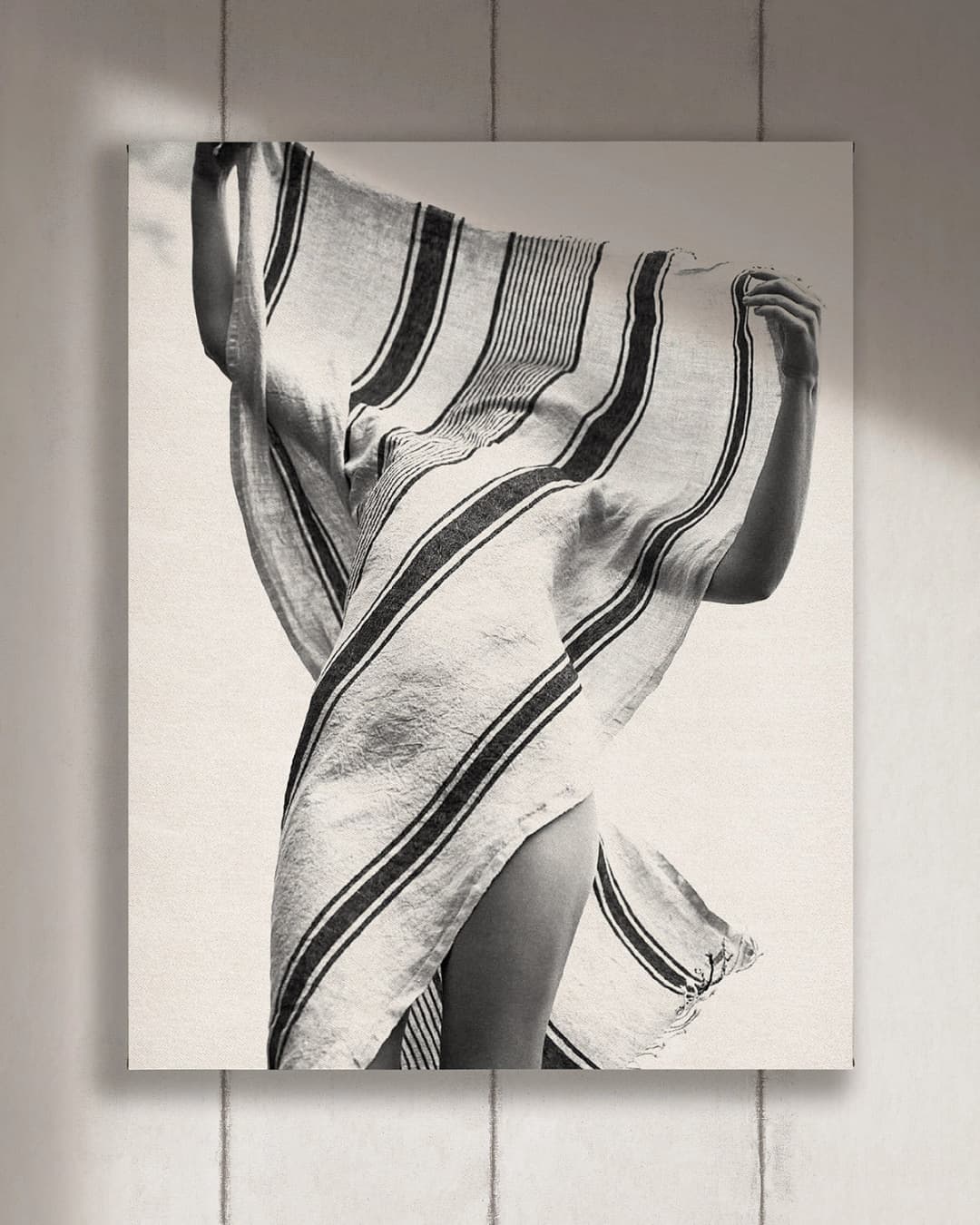 Cuadro Pareo vertical - 70x90 cm / Lona tensada con bastidor + marco de madera negro